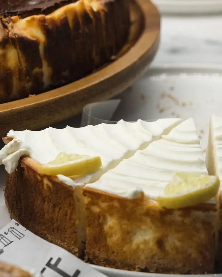 Lemon cheesecake