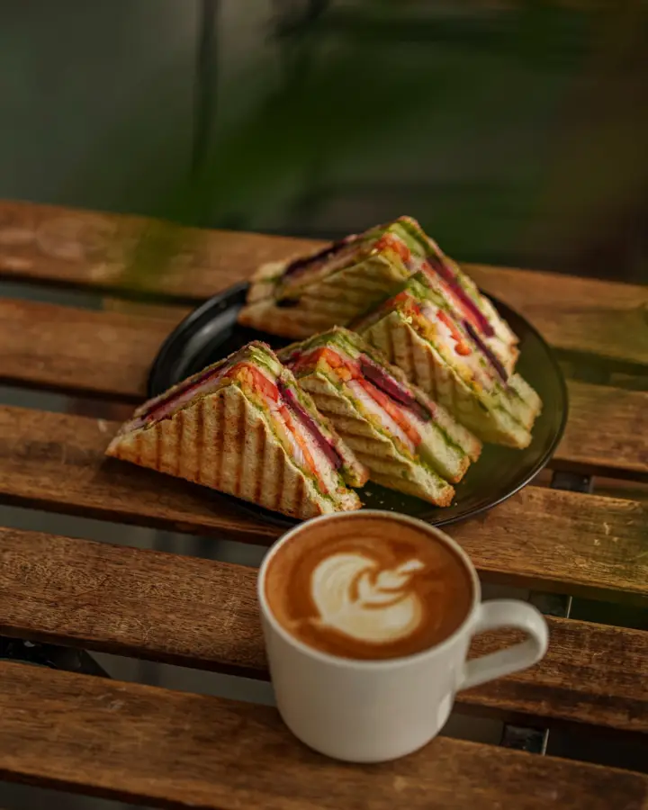 Toastie & coffee